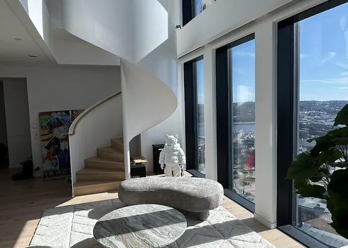 Central Luxurious Penthouse